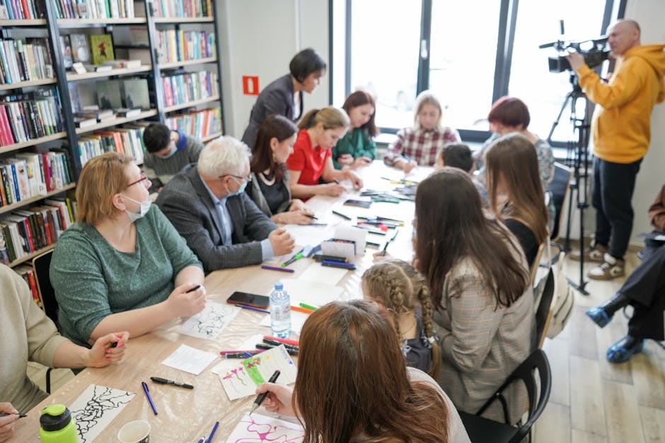 Účastníci kurzu zdieľajú svoje básne v skupinovom kruhu